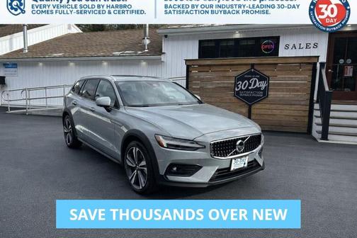 2025 Volvo V60 Cross Country Plus, B5 AWD Gas (mild hybrid)