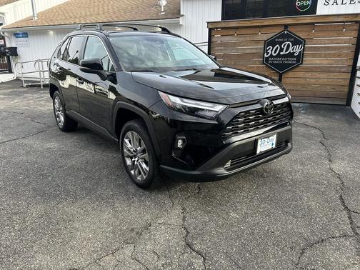2022 Toyota RAV4 XLE Premium