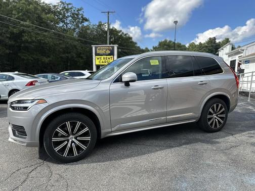 2025 Volvo XC90 B5 Core