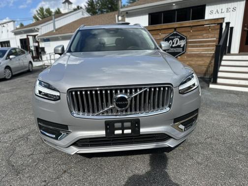 2025 Volvo XC90 B5 Core