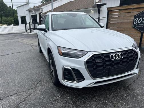 2022 Audi Q5 45 S line Premium Plus