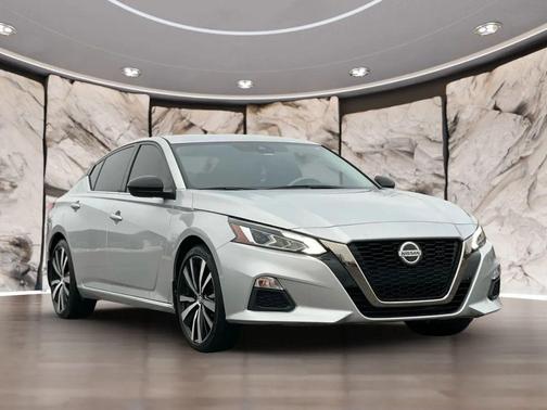 2020 Nissan Altima SR FWD