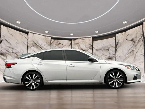 2020 Nissan Altima SR FWD