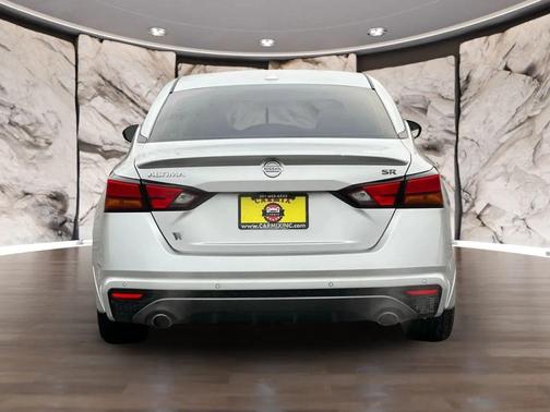 2020 Nissan Altima SR FWD