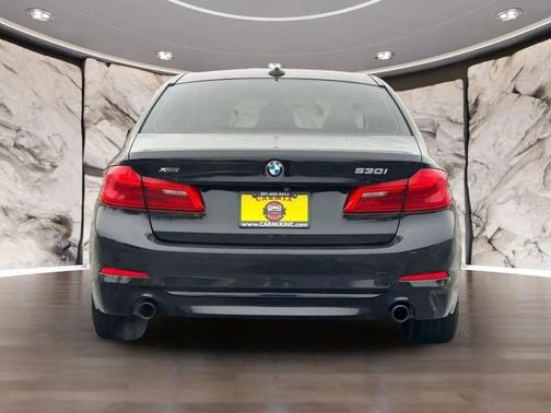 Black Sapphire Metallic 2018 BMW 530 xDrive