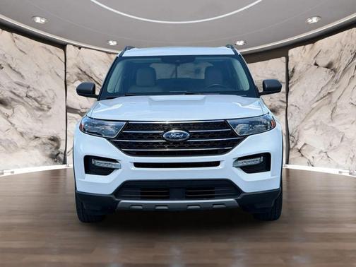 Oxford White 2020 Ford Explorer XLT