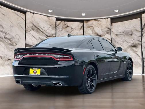 Pitch Black Clearcoat 2017 Dodge Charger R/T