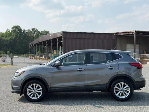 Gun Metallic 2019 Nissan Rogue Sport S