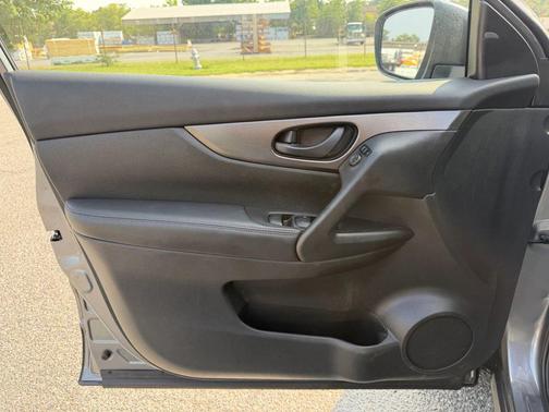 Gun Metallic 2019 Nissan Rogue Sport S