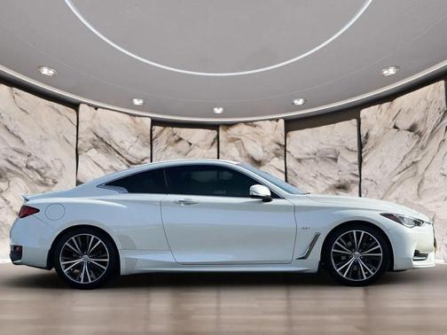 2019 INFINITI Q60 3.0T LUXE