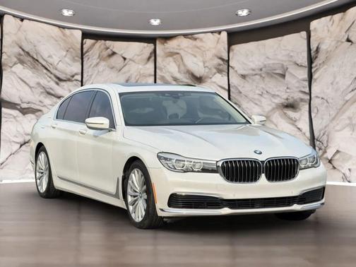 Mineral White Metallic 2019 BMW 740 740i Sedan 4D