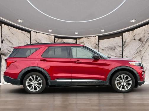 Rapid Red Metallic Tinted Clearcoat 2020 Ford Explorer XLT