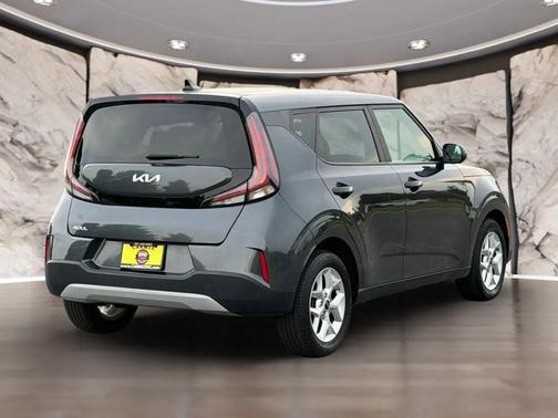 Gravity Gray 2023 Kia Soul LX