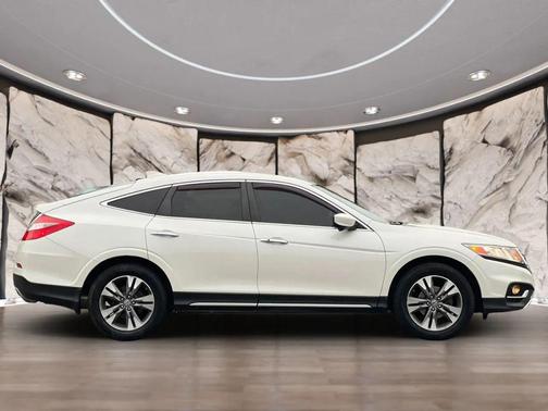 White 2015 Honda Crosstour EX-L