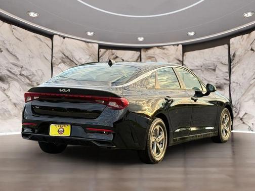 Ebony Black 2022 Kia K5 LXS