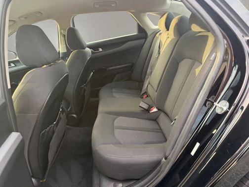 Ebony Black 2022 Kia K5 LXS