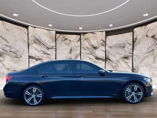 2017 BMW 750 I