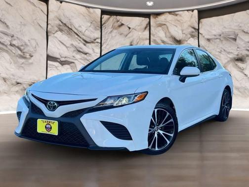 2020 Toyota Camry SE