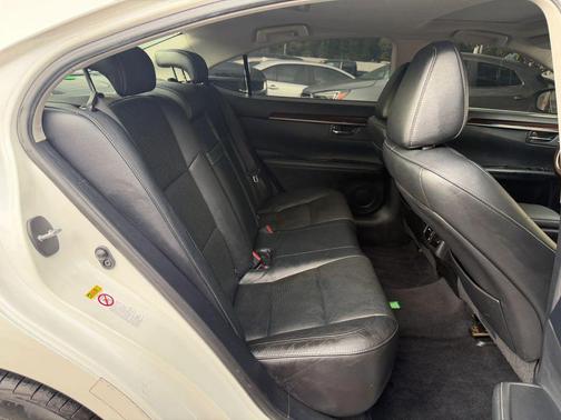 Starfire Pearl 2013 Lexus ES 350 Base