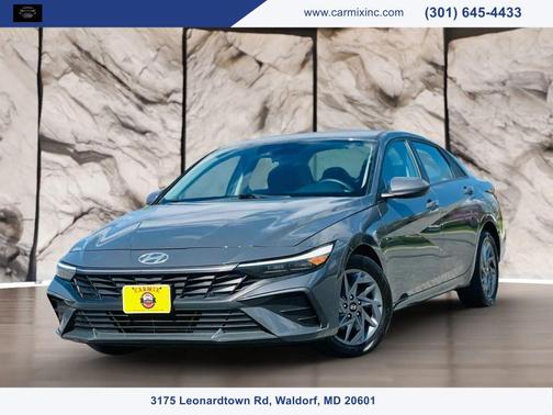 2024 Hyundai ELANTRA SEL