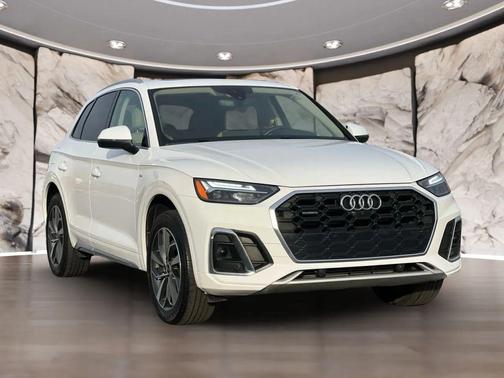 2022 Audi Q5 45 S line Premium Plus