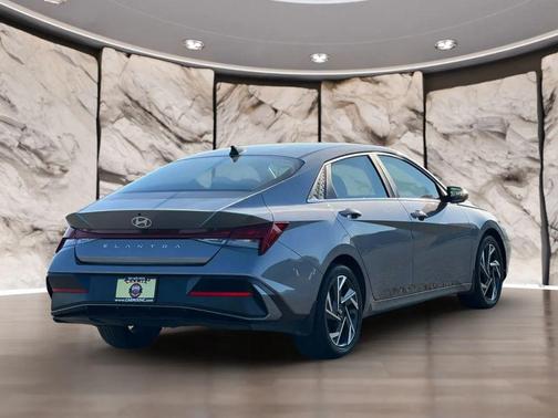 Fluid Metal 2024 Hyundai ELANTRA SEL