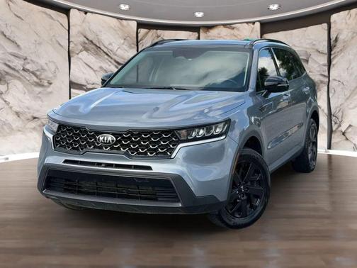 Everlasting Silver 2021 Kia Sorento S
