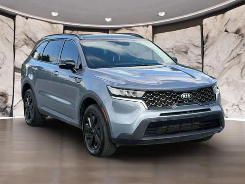 Everlasting Silver 2021 Kia Sorento S