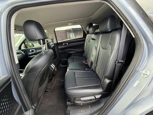 Everlasting Silver 2021 Kia Sorento S
