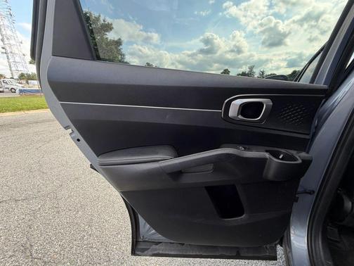 Everlasting Silver 2021 Kia Sorento S