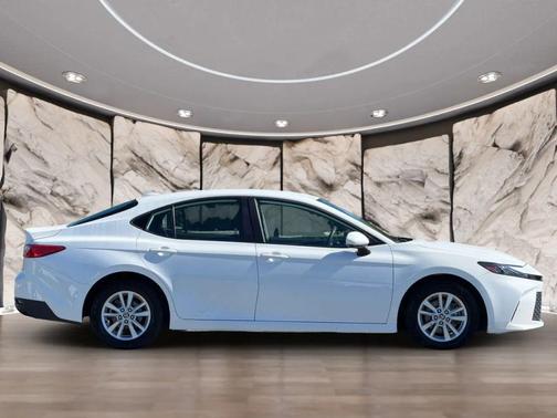 Ice Cap 2025 Toyota Camry LE