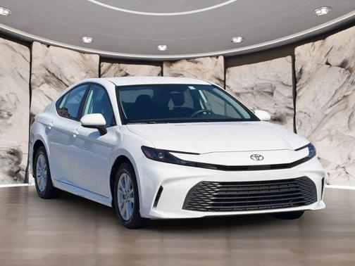 Ice Cap 2025 Toyota Camry LE