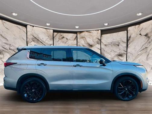 2023 Mitsubishi Outlander SE Black Edition S-AWC