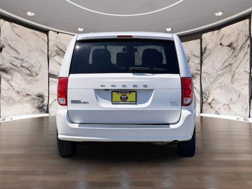 White Knuckle Clearcoat 2019 Dodge Grand Caravan SXT