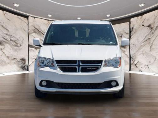 White Knuckle Clearcoat 2019 Dodge Grand Caravan SXT