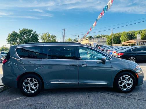 2022 Chrysler Pacifica Limited