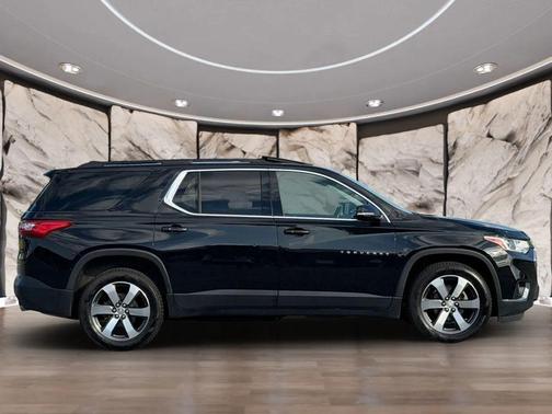 Mosaic Black Metallic 2019 Chevrolet Traverse LT Leather