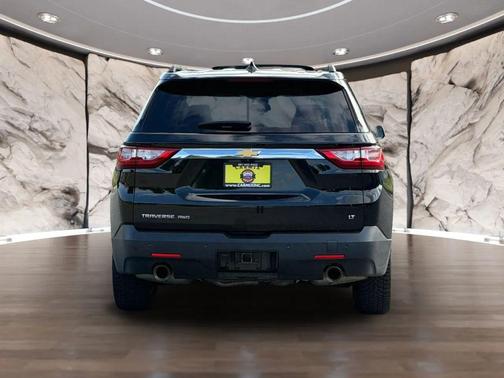 Mosaic Black Metallic 2019 Chevrolet Traverse LT Leather