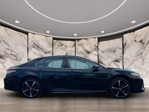 Midnight Black Metallic 2020 Toyota Camry XSE