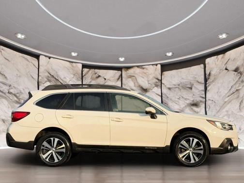 Crystal White Pearl 2018 Subaru Outback 2.5i Limited