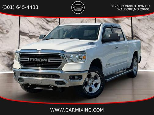 Bright White Clearcoat 2019 RAM 1500 Big Horn