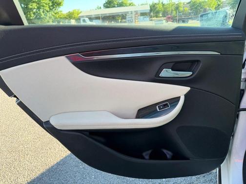 White 2018 Chevrolet Impala 1LT