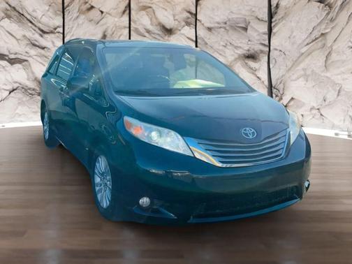 2017 Toyota Sienna XLE