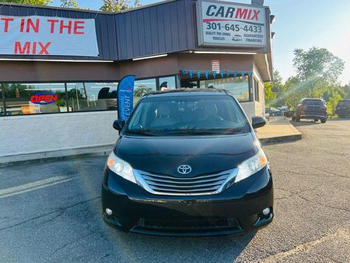 2017 Toyota Sienna XLE