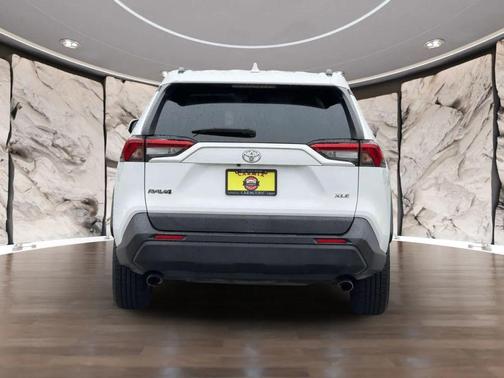Super White 2020 Toyota RAV4 XLE