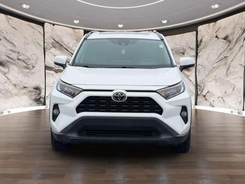 Super White 2020 Toyota RAV4 XLE