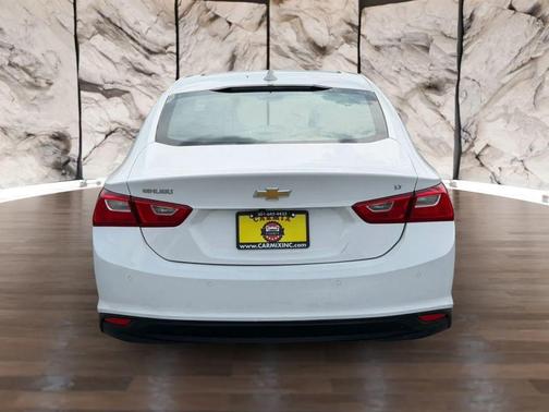 Summit White 2024 Chevrolet Malibu FWD 1LT