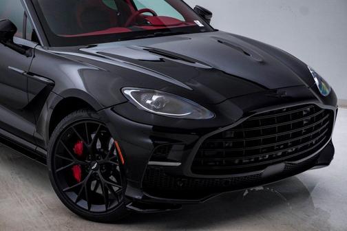 2025 Aston Martin DBX 707