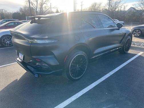 2023 Aston Martin DBX 707