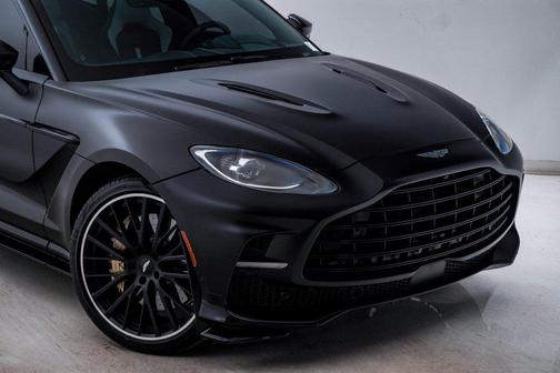 2023 Aston Martin DBX 707